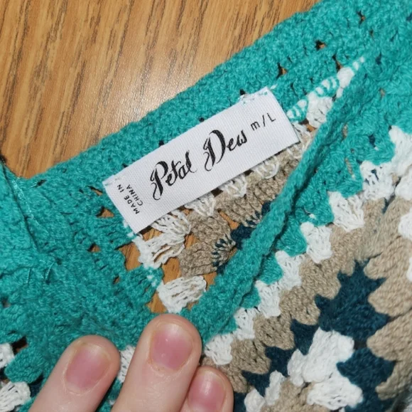 Petal dew Nwot m/l crochet crop top teal/tan - Picture 3 of 3